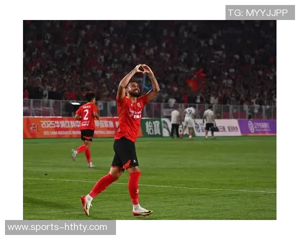 中甲联赛精彩瞬间姆本扎单刀破门助辽宁铁人领先对手 中甲联赛精彩瞬间姆本扎单刀破门助辽宁铁人领先对手