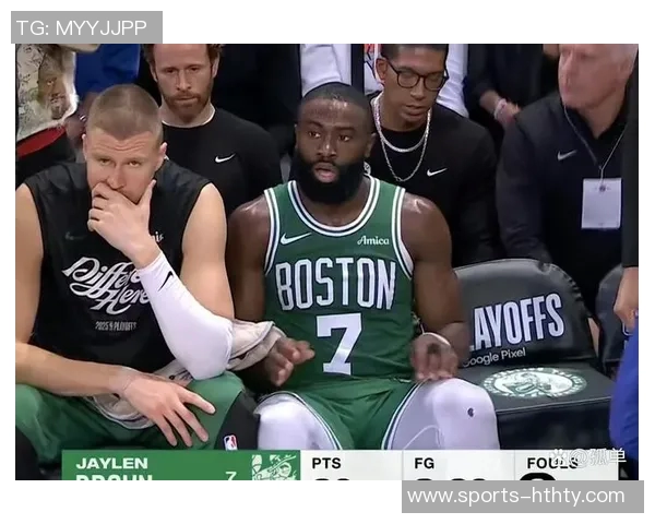 迈克布朗在勇士拓展进攻理念但坚实防守基础依然不可或缺 迈克布朗在勇士拓展进攻理念但坚实防守基础依然不可或缺