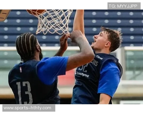 独行侠训练照曝光浓眉佩戴护目镜克莱弗与拉格齐齐亮相展现状态 独行侠训练照曝光浓眉佩戴护目镜克莱弗与拉格齐齐亮相展现状态