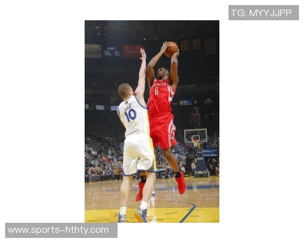 库里半场9分罚球表现惊艳上赛季仅3场能达成此成就 库里半场9分罚球表现惊艳上赛季仅3场能达成此成就