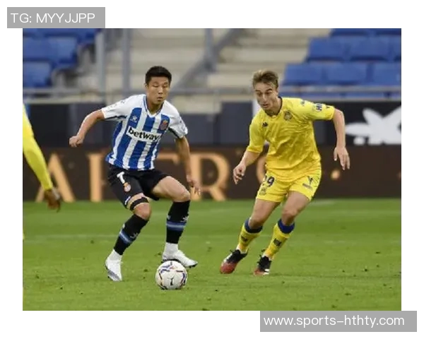 比尔西蒙斯看好黄蜂前景期待三球表现提升赢得球迷信任 比尔西蒙斯看好黄蜂前景期待三球表现提升赢得球迷信任