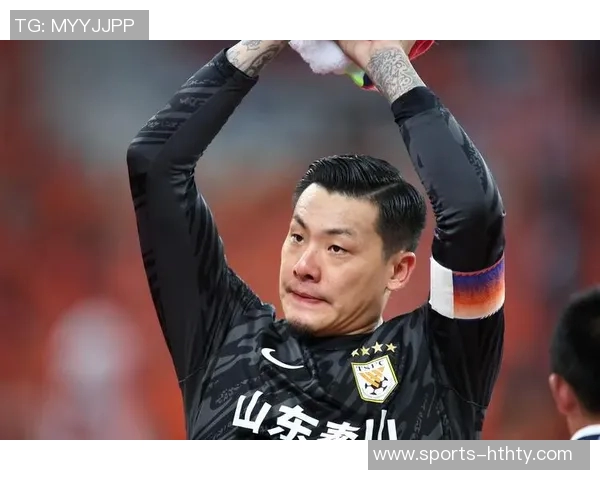 王大雷36岁庆祝里程碑荣获两件中国顶级联赛出场数纪念球衣 王大雷36岁庆祝里程碑荣获两件中国顶级联赛出场数纪念球衣