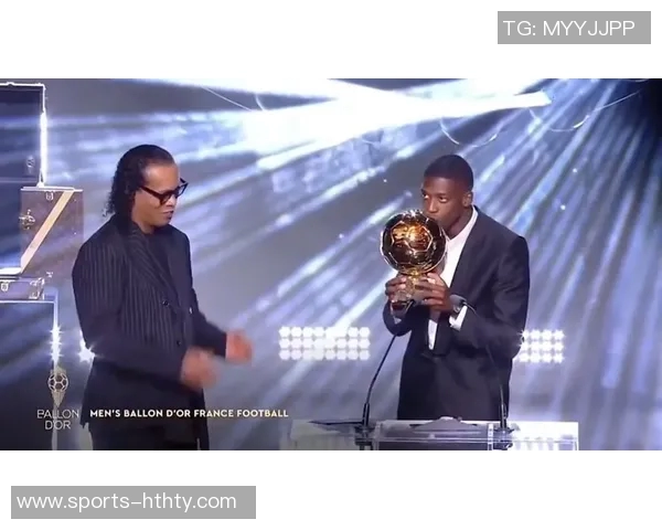 登贝莱盛赞姆巴佩称其必将赢得金球奖的荣耀与认可 登贝莱盛赞姆巴佩称其必将赢得金球奖的荣耀与认可