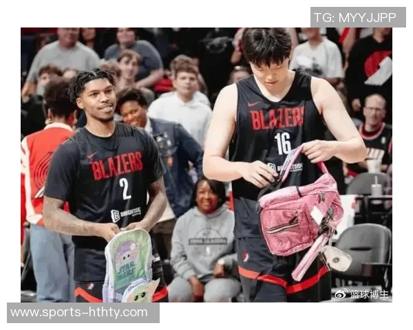 杨瀚森在比赛中表现出色罗威伤愈前他将迎来更多出场机会 杨瀚森在比赛中表现出色罗威伤愈前他将迎来更多出场机会