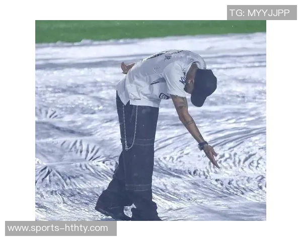 内马尔在桑托斯生涯打入150球庆祝仪式上获赠特别纪念品